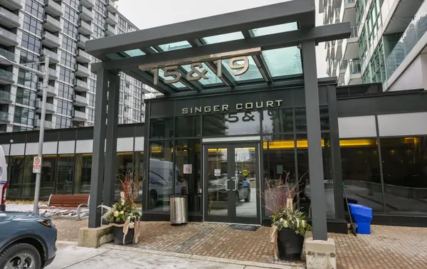 Toronto C15, ON M2K 0B2,19 Singer CT #Ph06