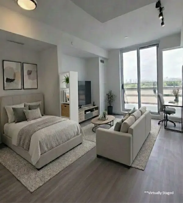 2369 Danforth AVE #804, Toronto E02, ON M4C 0B1