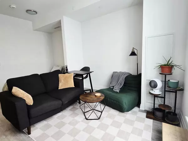 Toronto E02, ON M4C 0B1,2369 Danforth AVE #804