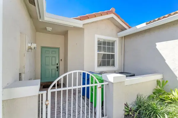 Sunrise, FL 33313,7520 S Aragon Blvd #2