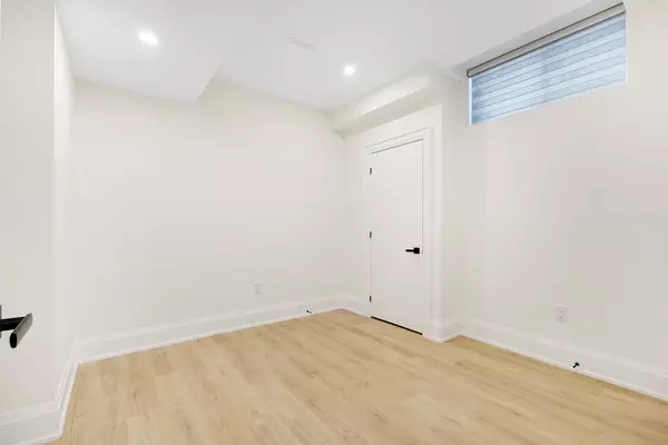 Brampton, ON L6Y 0E4,8915 Heritage RD #Basement