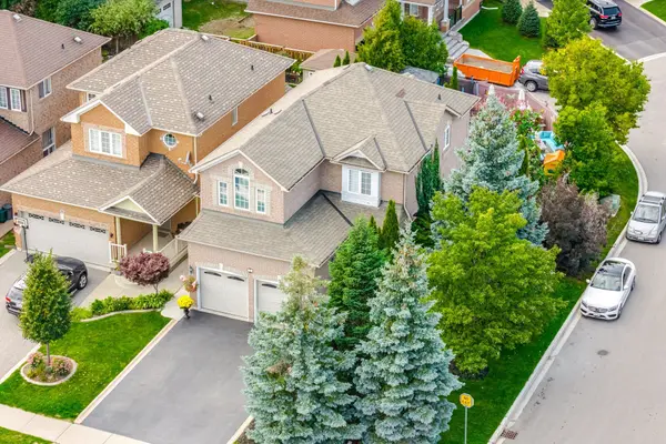 Brampton, ON L7A 1J7,2 Melrose GDNS