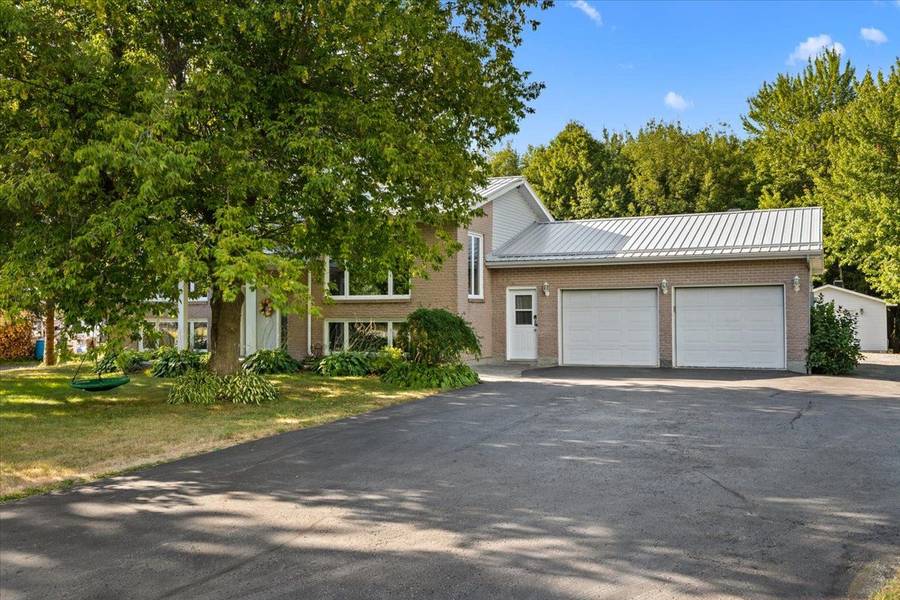 2144 Route 500 RD W, The Nation, ON K0A 1W0