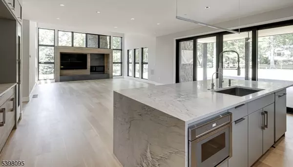 Green Brook Twp., NJ 08812,1 Juniper Pointe Trail