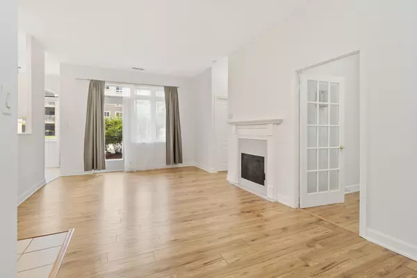 Brampton, ON L6P 1B7,7 Daypring CIR #103