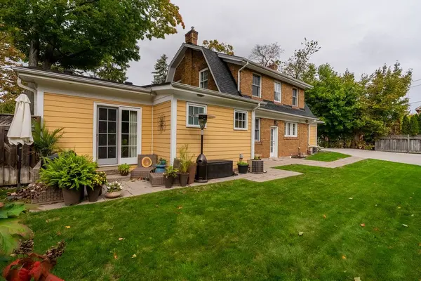 Burlington, ON L7R 1L5,2080 Caroline ST #C