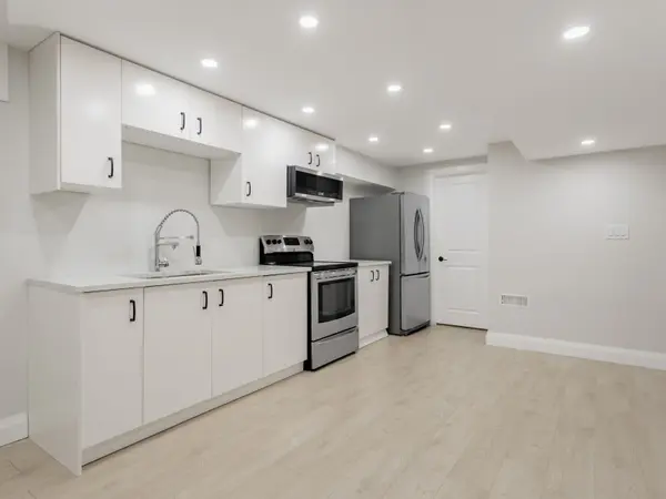 Oakville, ON L6L 6G2,3551 Wass CRES #LOWER