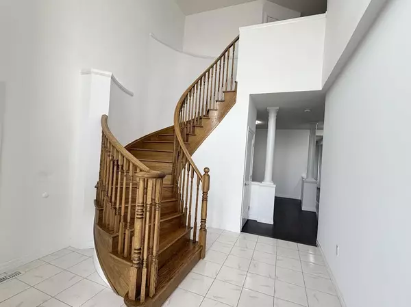 Hamilton, ON L8J 0L5,40 Lexington AVE