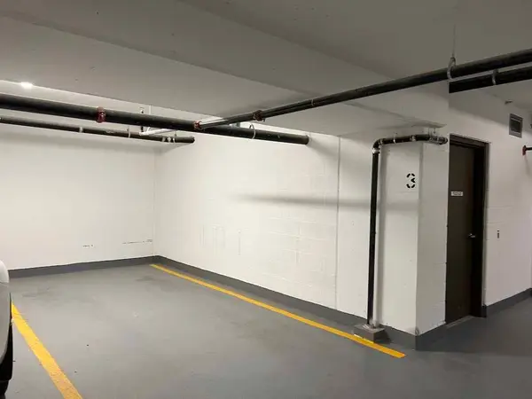 Toronto C10, ON M4P 0G1,39 Roehampton AVE #312