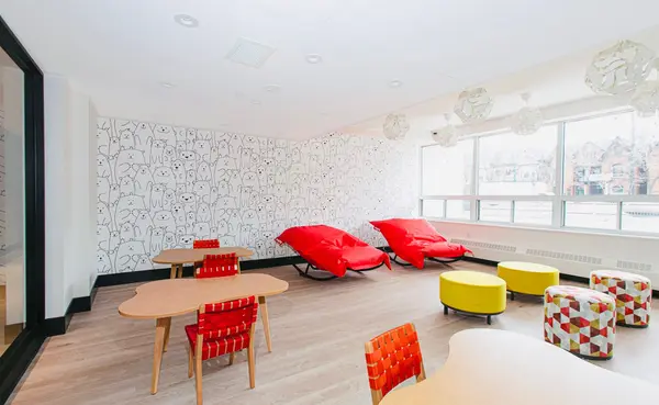 Toronto C01, ON M5S 2H8,666 Spadina AVE #402