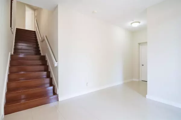 Fort Lauderdale, FL 33332,2877 Kinsington Cir #2877