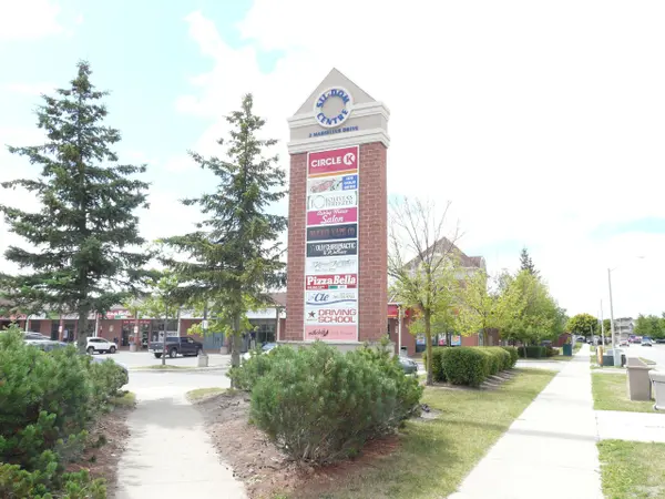 Barrie, ON L4N 0Y4,2 Marsellus DR #10