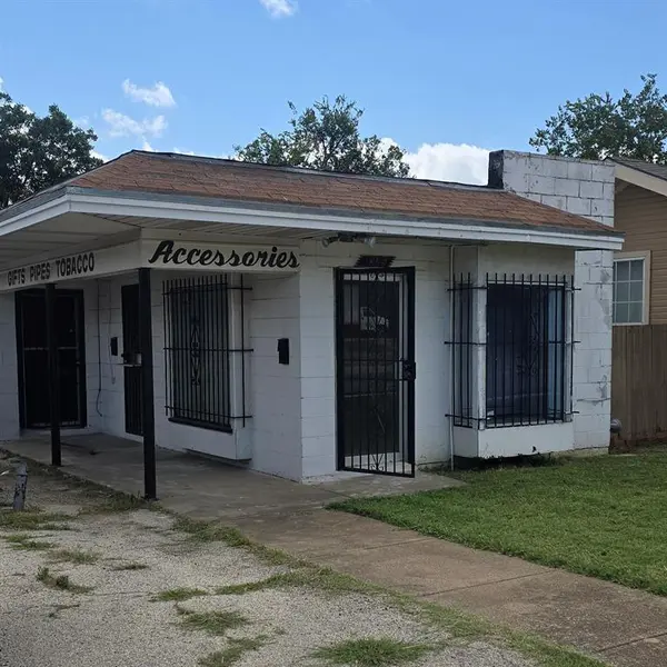 Fort Worth, TX 76104,1325 S Riverside Drive