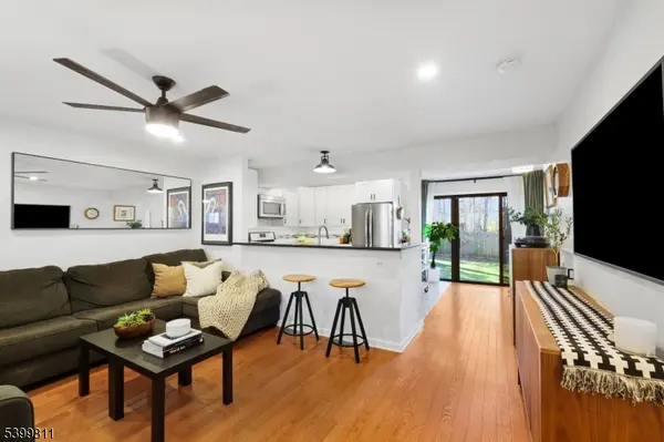 Green Brook Twp., NJ 08812,305 Top Ave