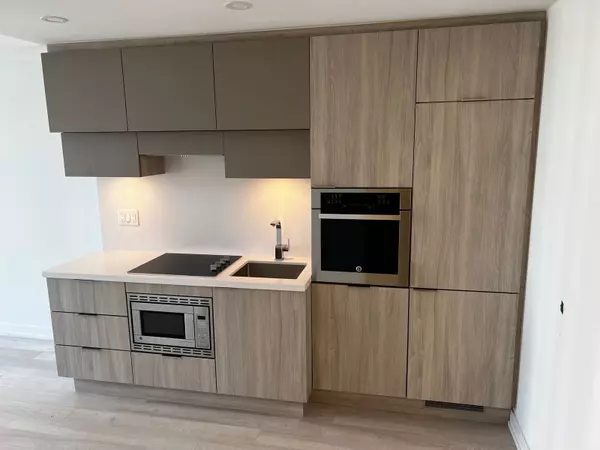 39 Roehampton AVE #1610, Toronto C10, ON M4P 0G1