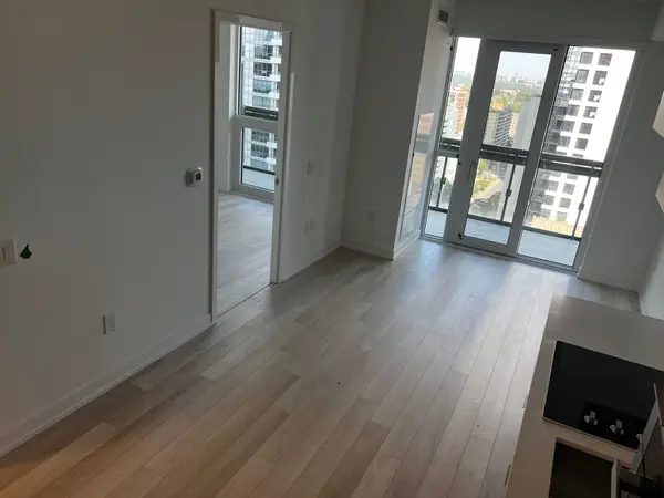 Toronto C10, ON M4P 0G1,39 Roehampton AVE #1610