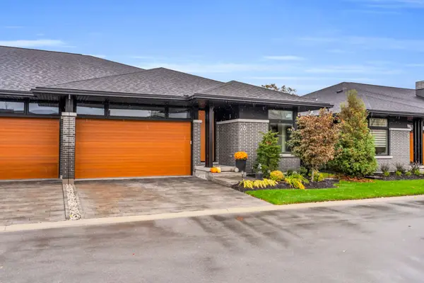 28 Juniper TRL #8, Welland, ON L3C 0H5