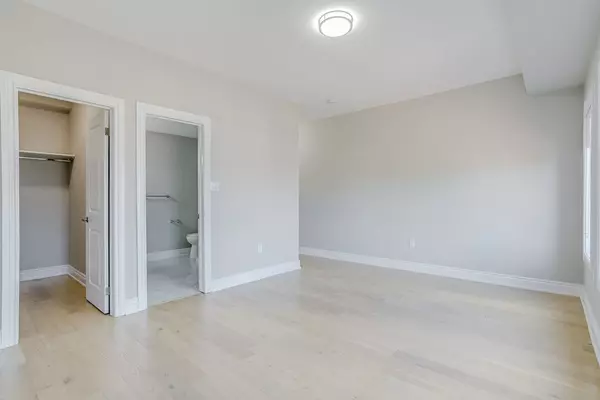 Pelham, ON L3B 5N5,163 Port Robinson RD #305