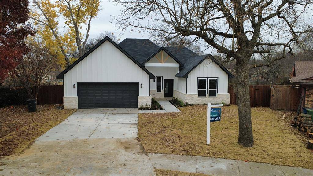 810 Foxwood Place, Lewisville, TX 75067