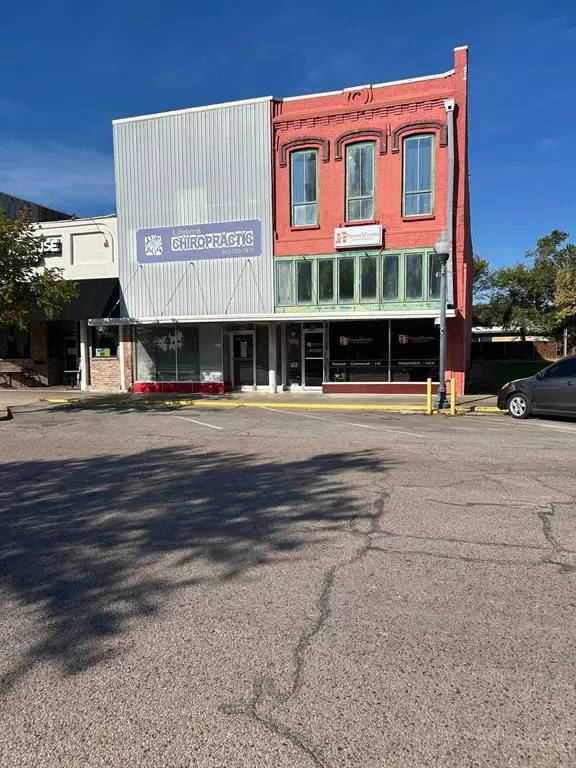 Bonham, TX 75418,417 N Main Street #1