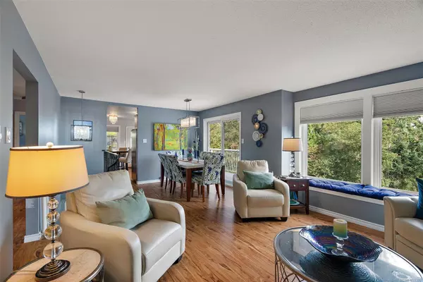 Lantzville, BC V0R 2H0,6877 Philip Rd