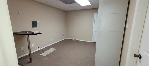 Bonham, TX 75418,417 N Main Street #1