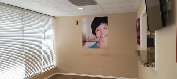 Bonham, TX 75418,417 N Main Street #1