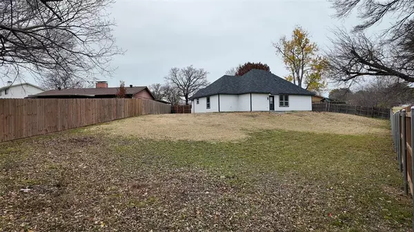 Lewisville, TX 75067,810 Foxwood Place