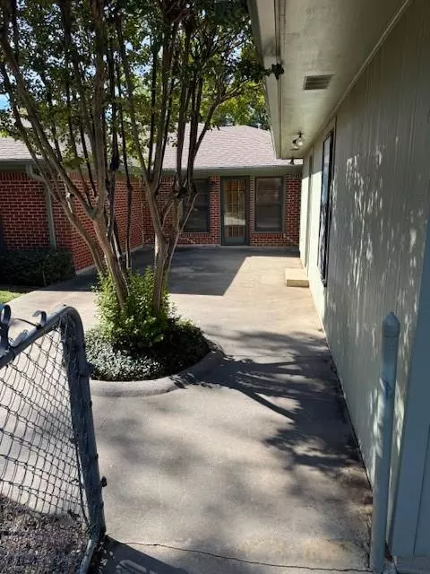 Whitesboro, TX 76273,406 N Union