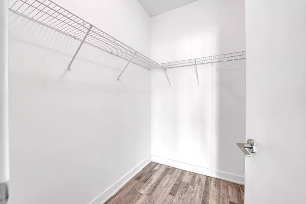 Toronto C01, ON M5V 0G8,20 Bruyeres Mews #1110