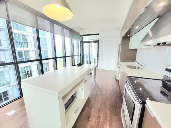 Toronto C08, ON M4Y 1T5,110 Charles ST E #4005