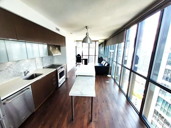 110 Charles ST E #4005, Toronto C08, ON M4Y 1T5