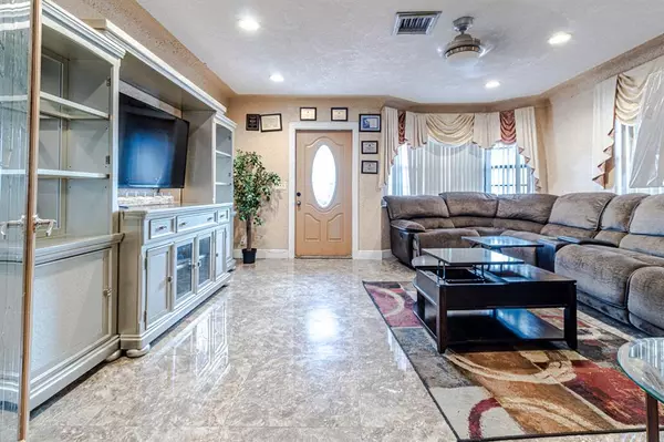 Fort Lauderdale, FL 33312,661 SW 28th Way