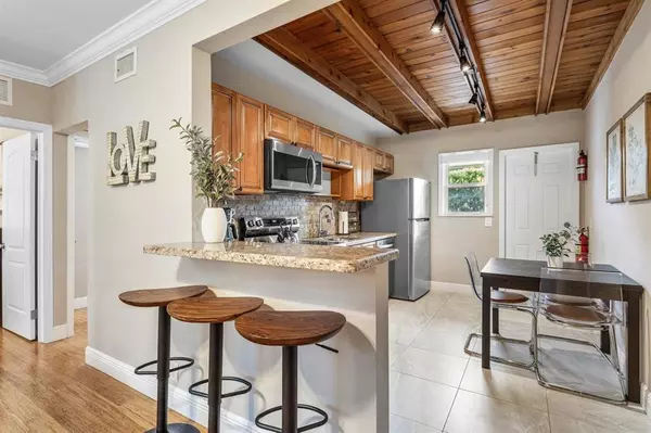 Fort Lauderdale, FL 33304,615 NE 9th Ave #52