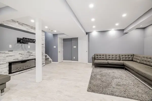 Richmond Hill, ON L4E 3W7,60 Kaitlin DR #Bsmt