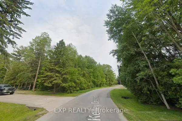 Wasaga Beach, ON L9Z 1J3,8 Kelley CRES