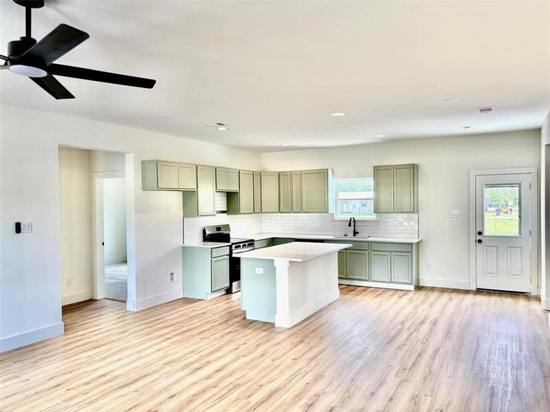 104 Magnolia Street, Lone Oak, TX 75453