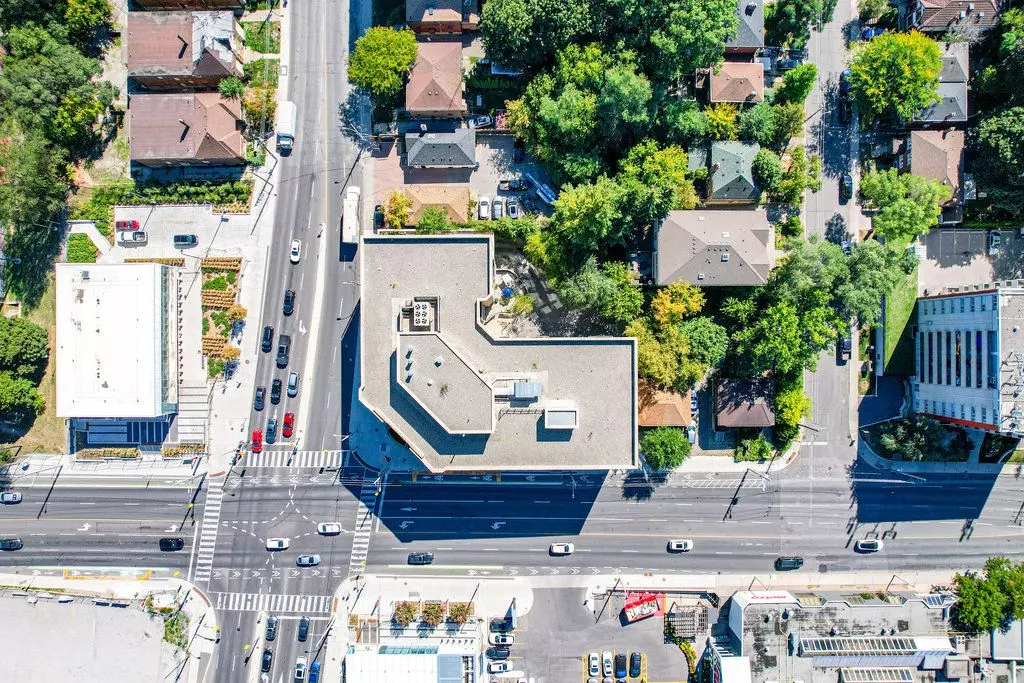 Toronto C10, ON M4G 4H6,1750 Bayview AVE #309