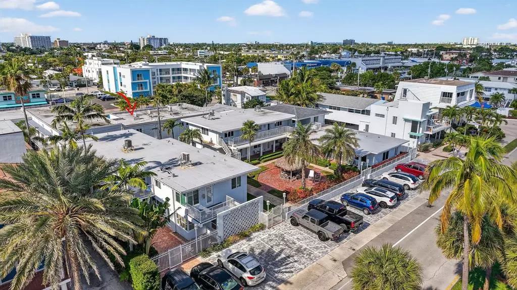 Lauderdale By The Sea, FL 33308,4228 N Ocean Dr #9