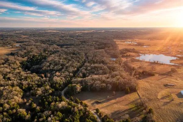 Whitesboro, TX 76273,401 Coyote Trail