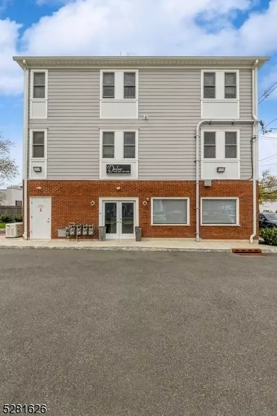 Westfield Town, NJ 07090,352 South Ave #3