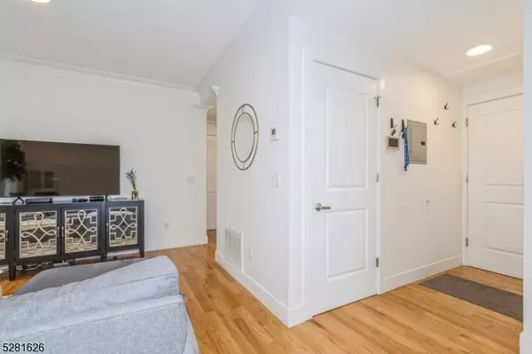 Westfield Town, NJ 07090,352 South Ave #3