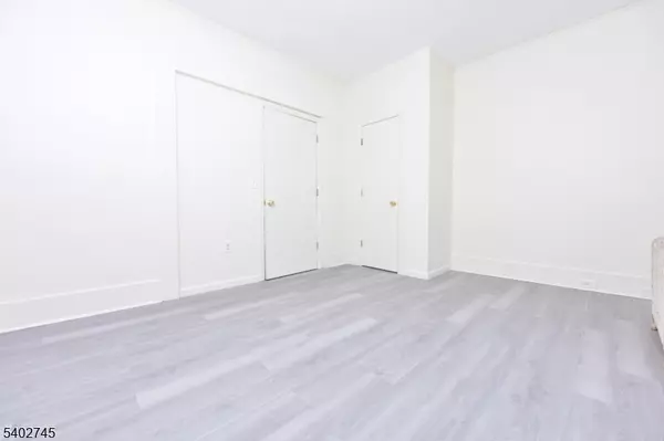 Newark City, NJ 07107,17-19 N 12Th St