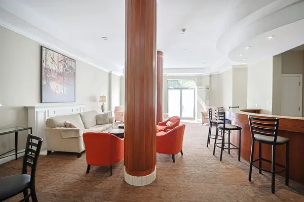 Toronto C10, ON M4G 4H6,1750 Bayview AVE #309