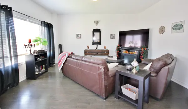 Innisfil, ON L9S 0J9,1509 Angus ST