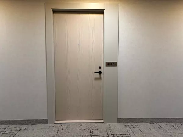 Vaughan, ON L4K 0R2,8 Interchange WAY #4603