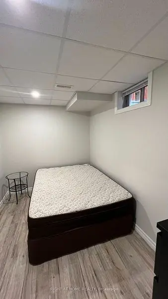 King, ON L7B 0C6,9 Claudview ST