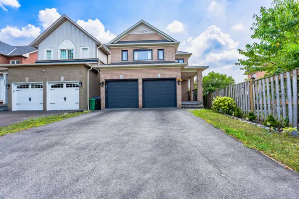 Mississauga, ON L5W 1K2,812 Knotty Pine GRV