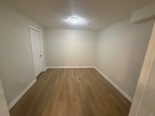 Brampton, ON L7A 0Y3,11 Miracle TRL N