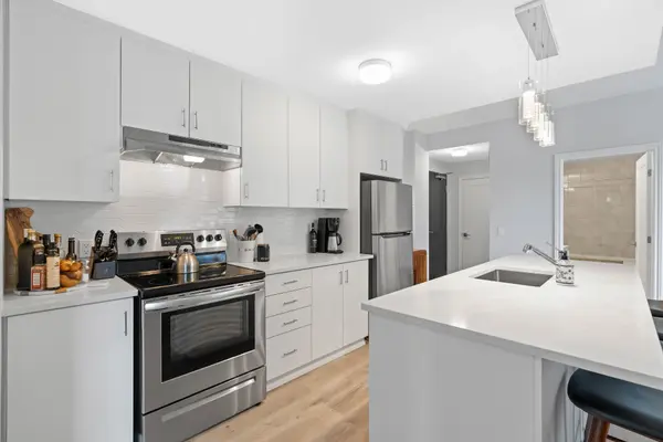 Manor Park - Cardinal Glen And Area, ON K1K 5C2,1350 HEMLOCK ST #219